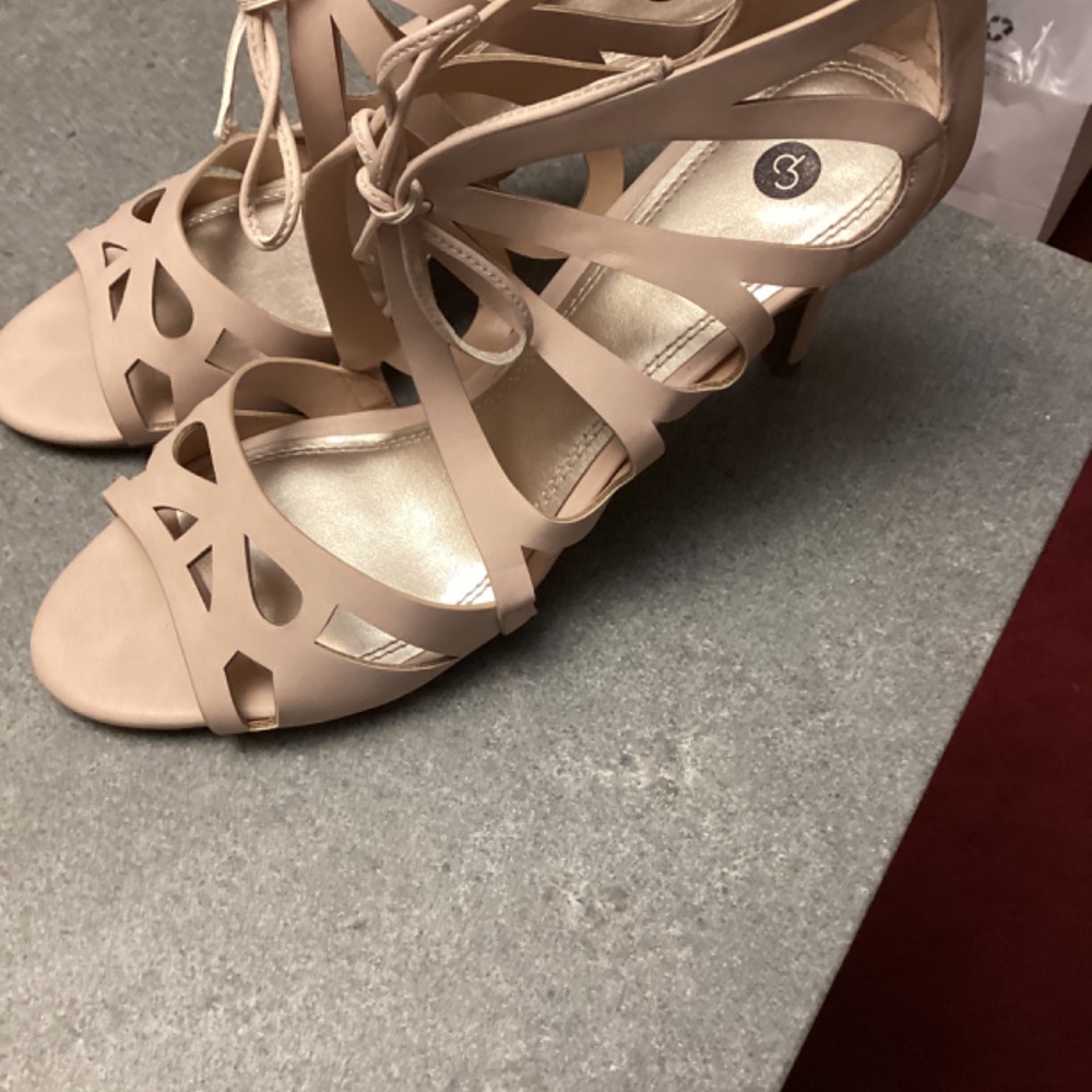 Light Pink - image 3